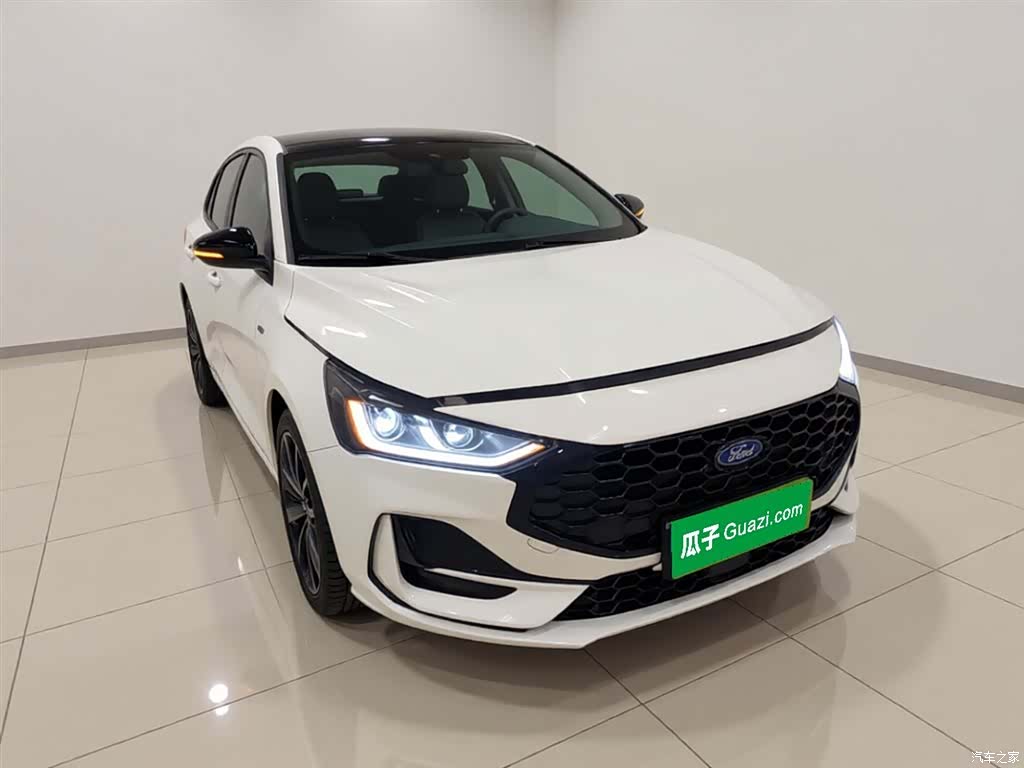 Ford Focus, 2023 4