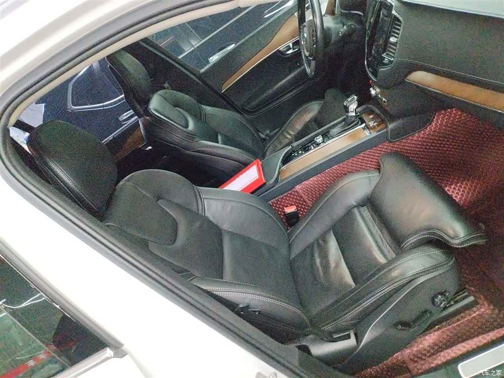 Volvo XC90, 2018 25