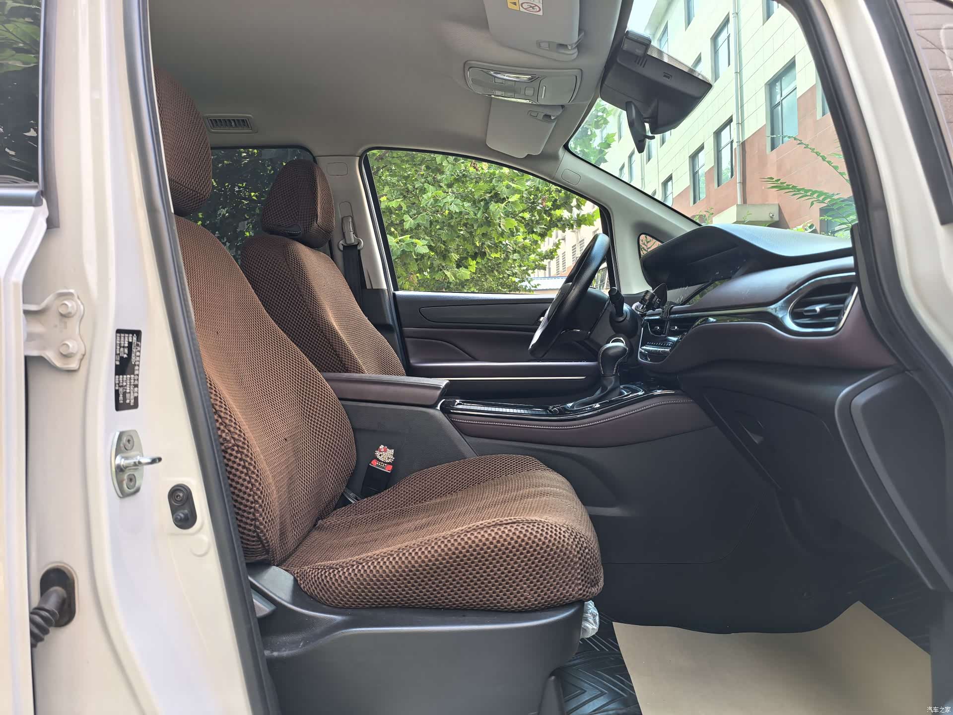 Trumpchi M6, 2023 11