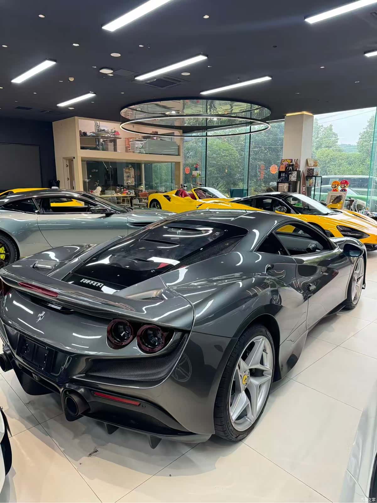 Ferrari F8, 2021 4