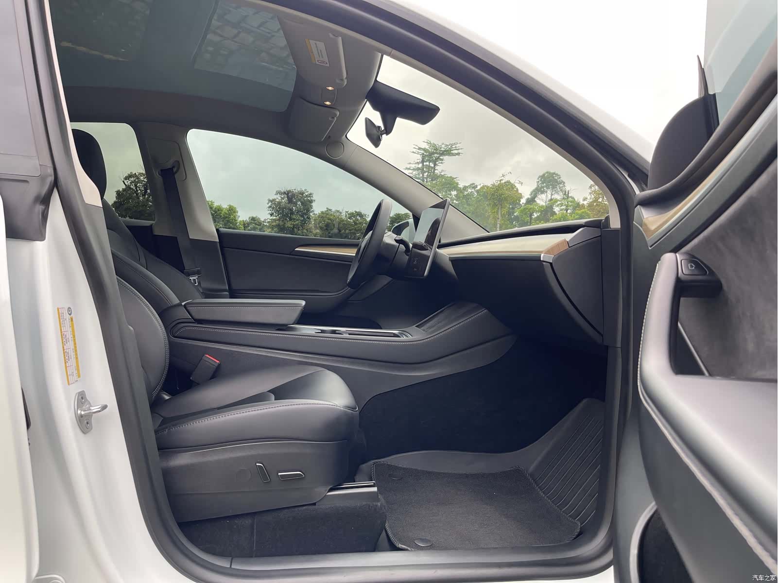 Tesla Model Y, 2023 12
