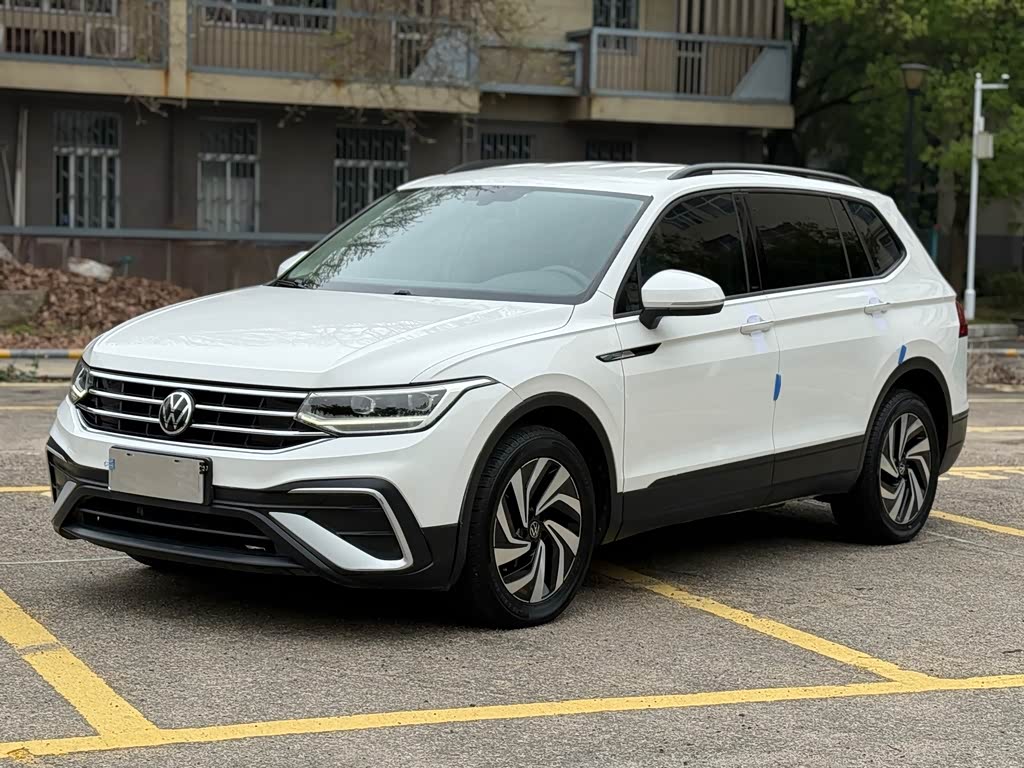 Volkswagen Tiguan L L 2022 330TSI AT