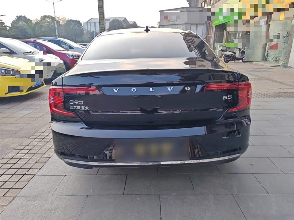 Volvo S90