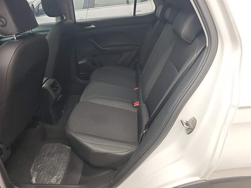 Volkswagen Exploring the shadow