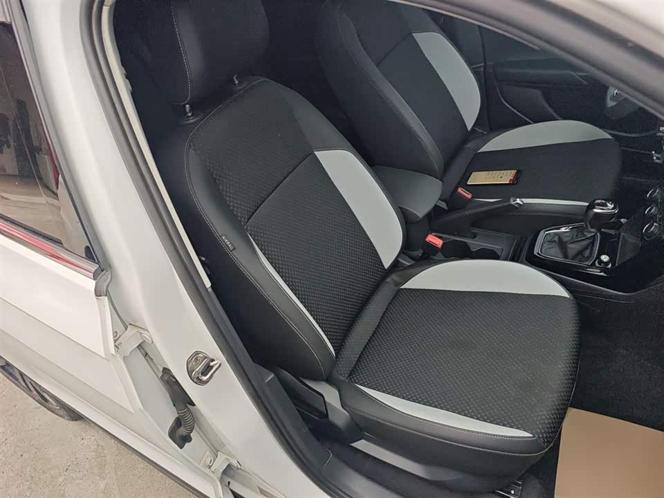 Volkswagen Exploring the shadow