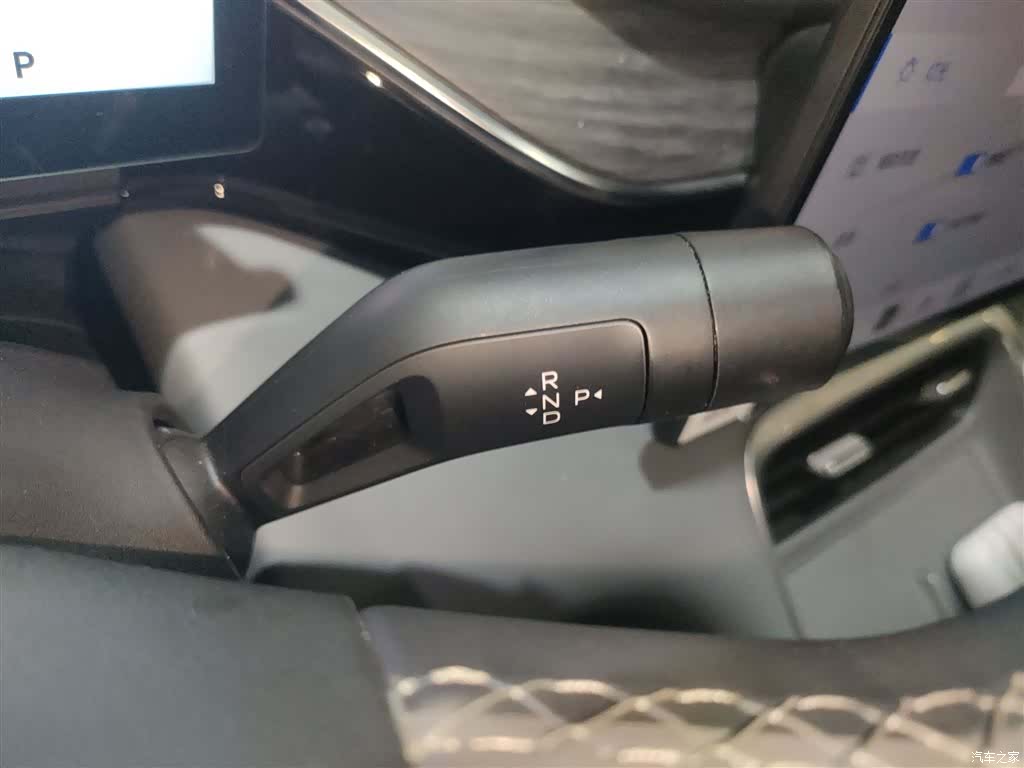 Geely Galaxy L6, 2025 17