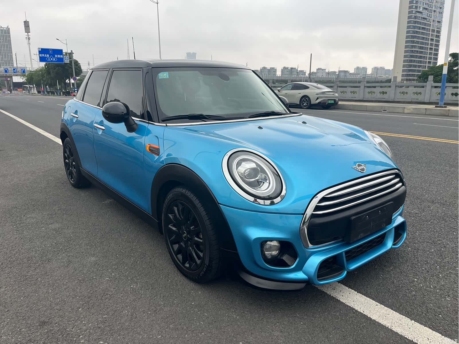 Mini ONE, 2019 3