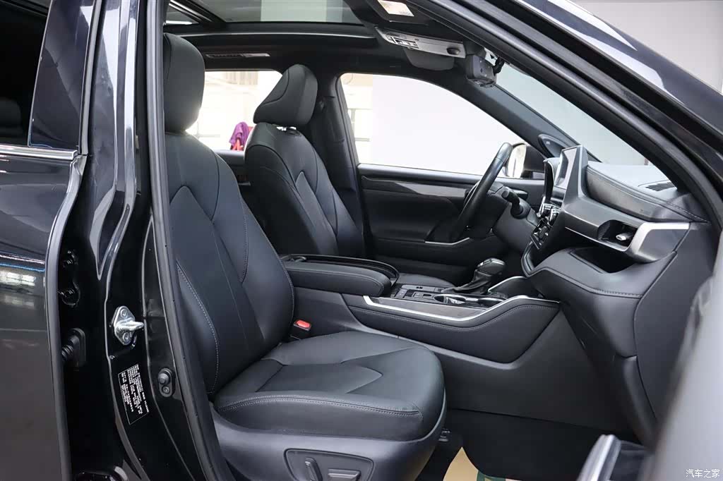 Toyota Crown, 2022 14