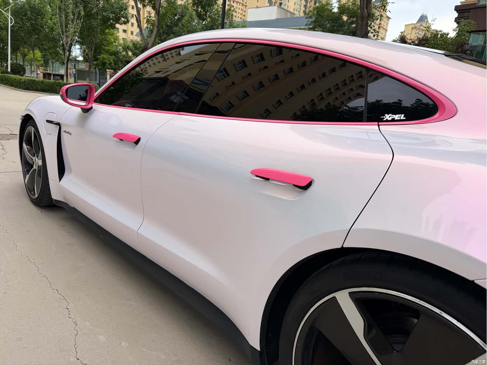 Porsche Taycan, 2021 4