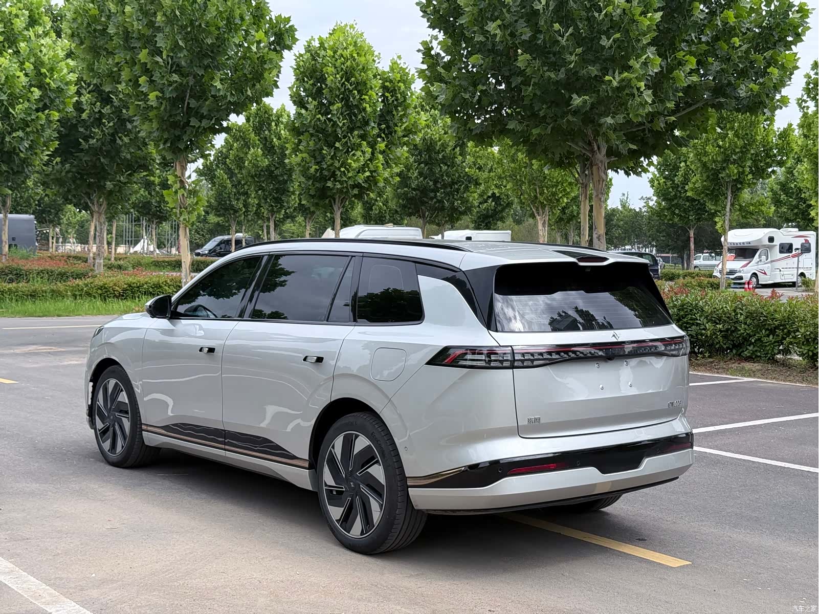 DongFeng eπ008, 2025 8