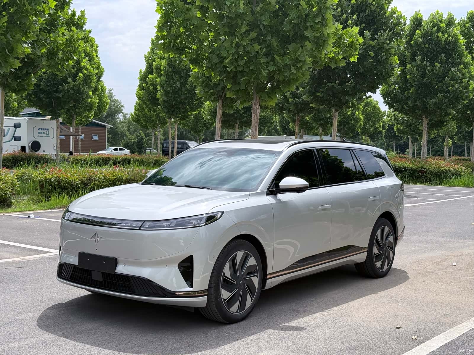 DongFeng eπ008, 2025 1
