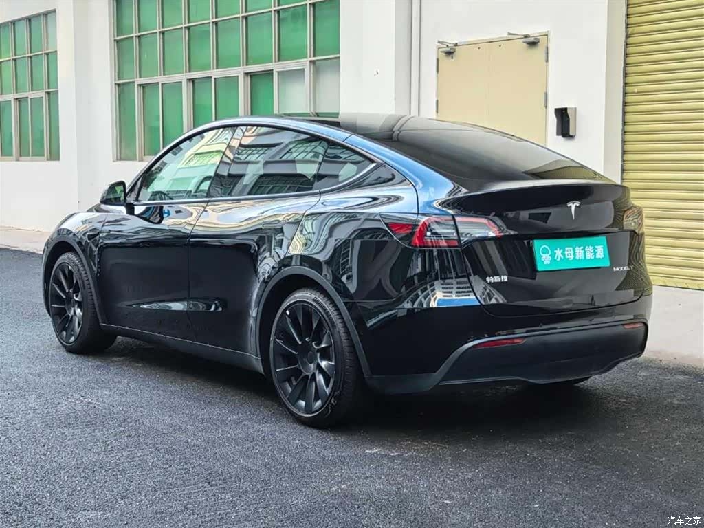 Tesla Model Y, 2023 6