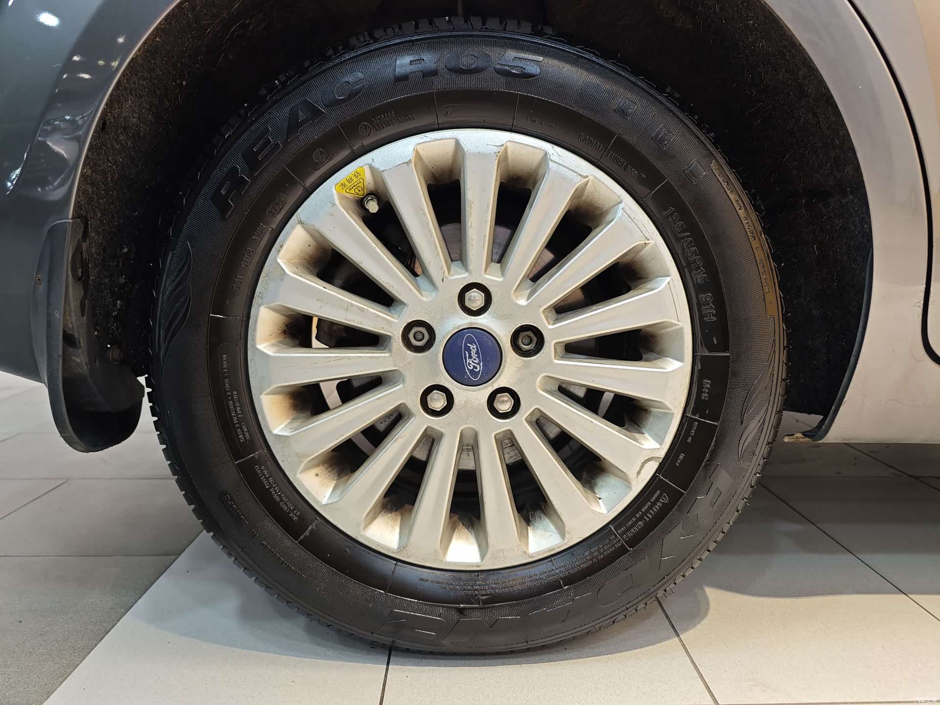Ford Focus, 2014 29