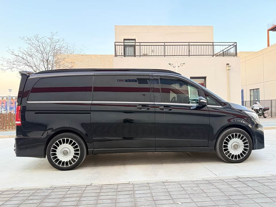 Mercedes-Benz V-class