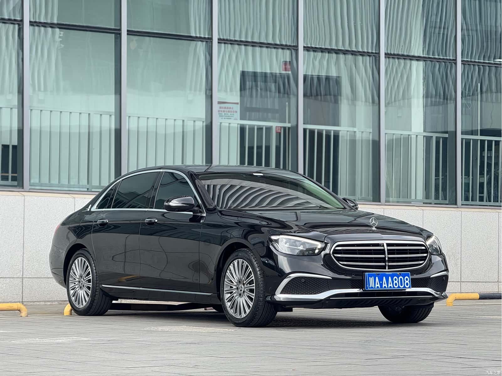 Mercedes-Benz E-Class, 2022 1