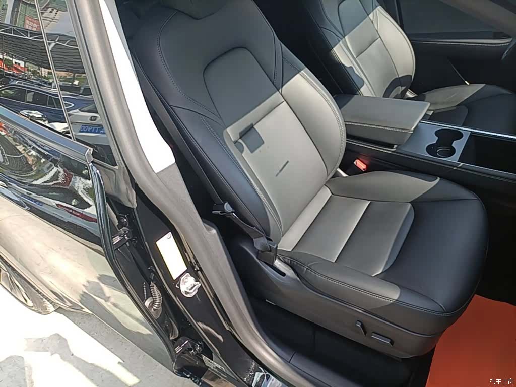 Tesla Model Y, 2021 25