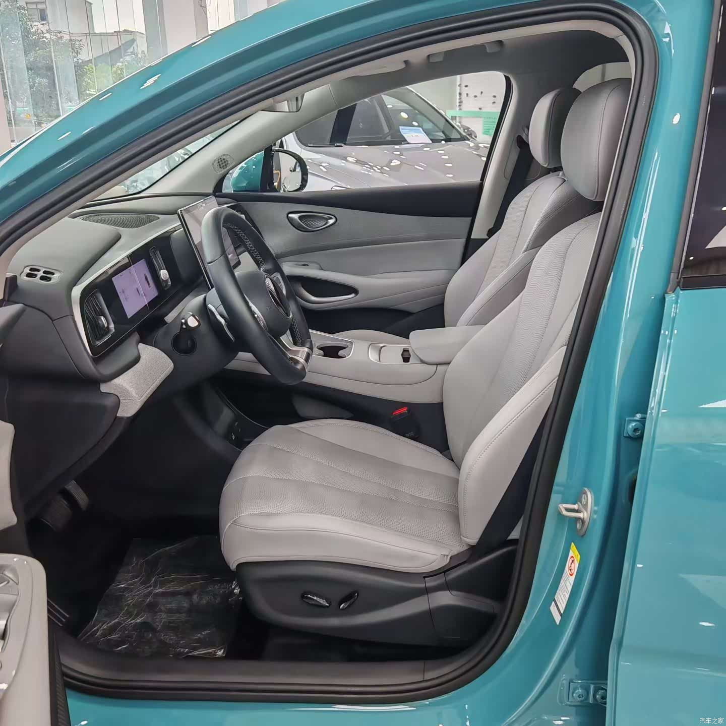 BYD HiAce, 2025 4
