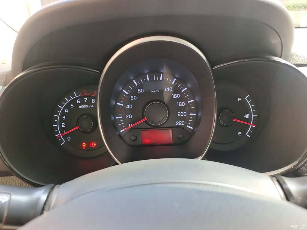 Kia K2, 2015 4