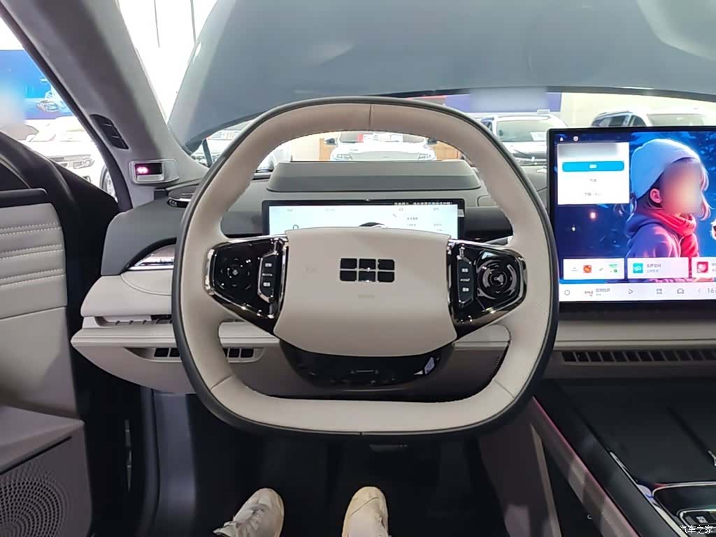 Geely 8, 2025 11