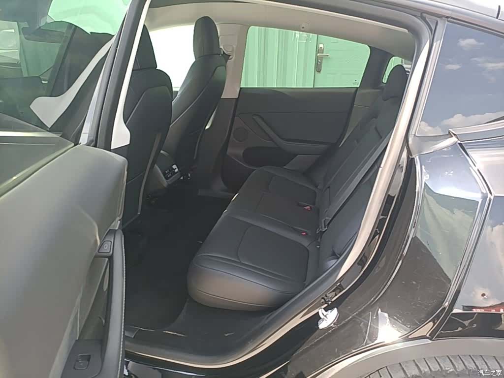 Tesla Model Y, 2021 17