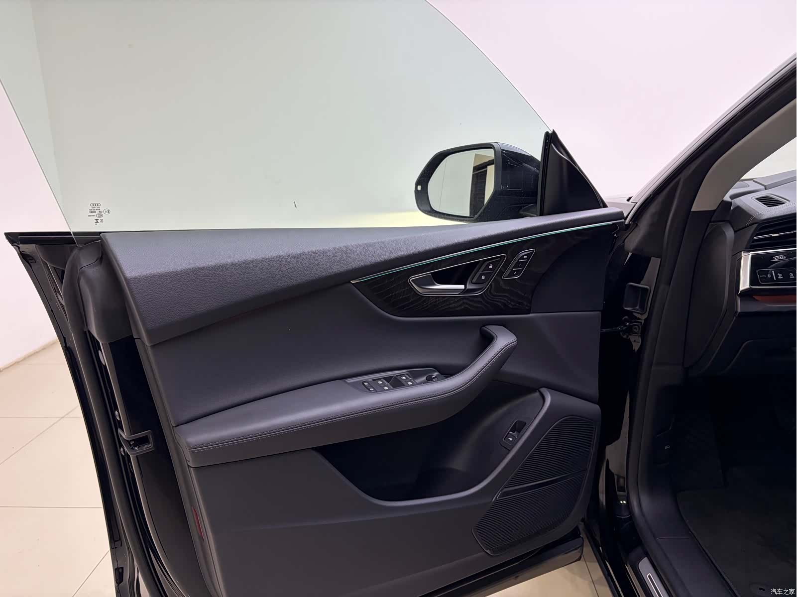 Audi Q8, 2024 12