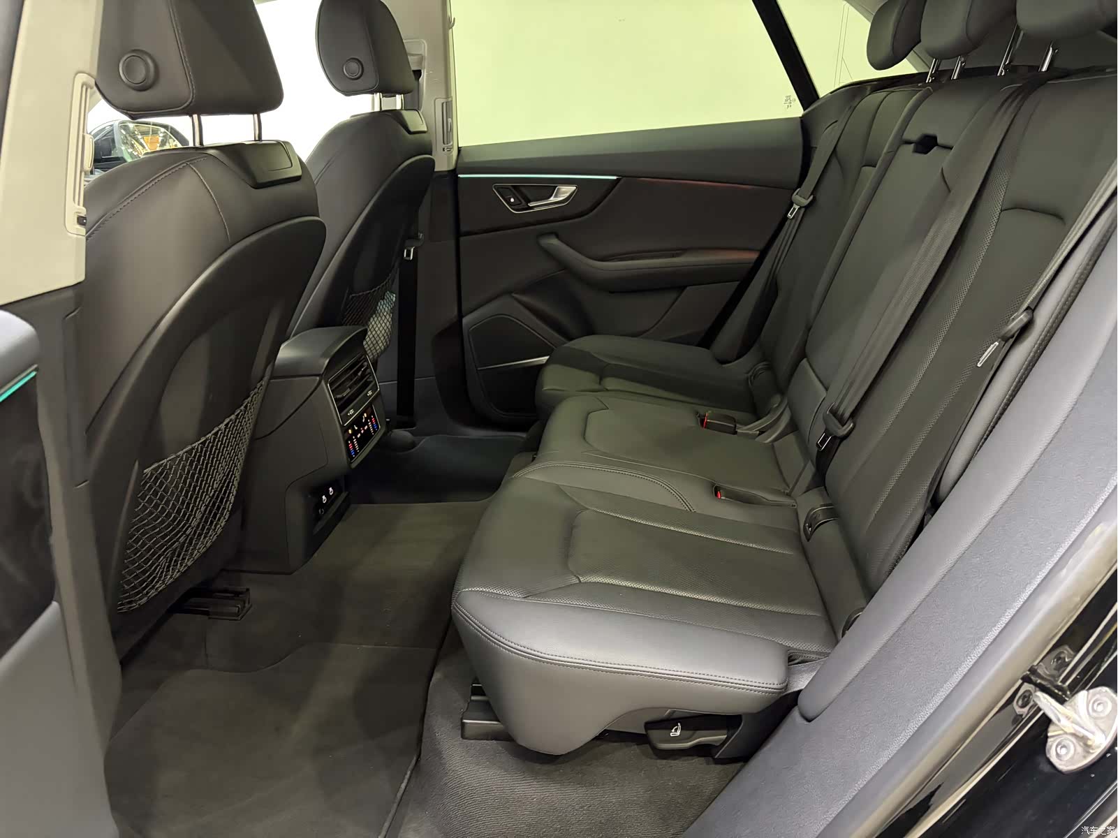 Audi Q8, 2024 16