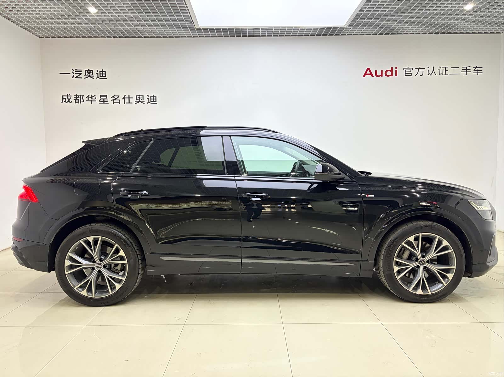 Audi Q8, 2024 3