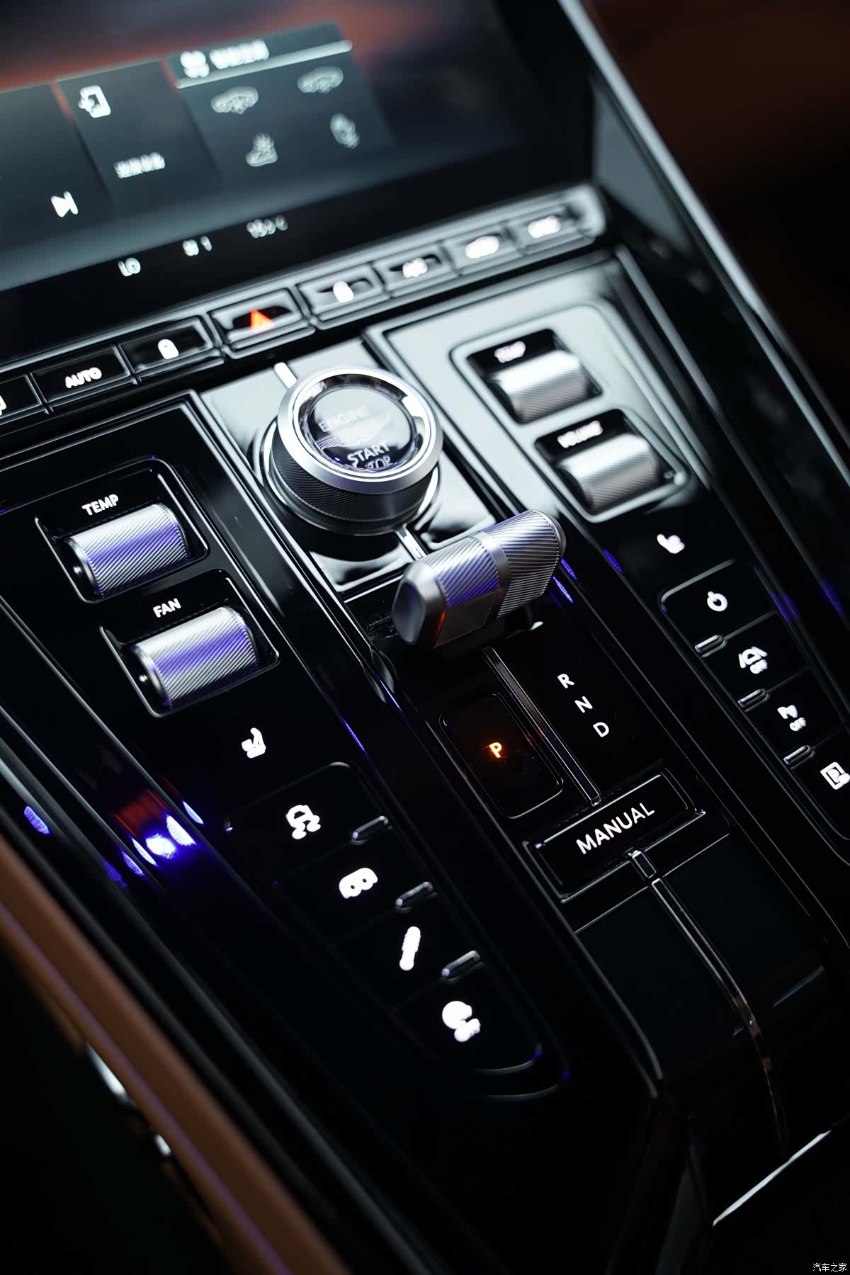 Aston Martin DB12, 2024 14