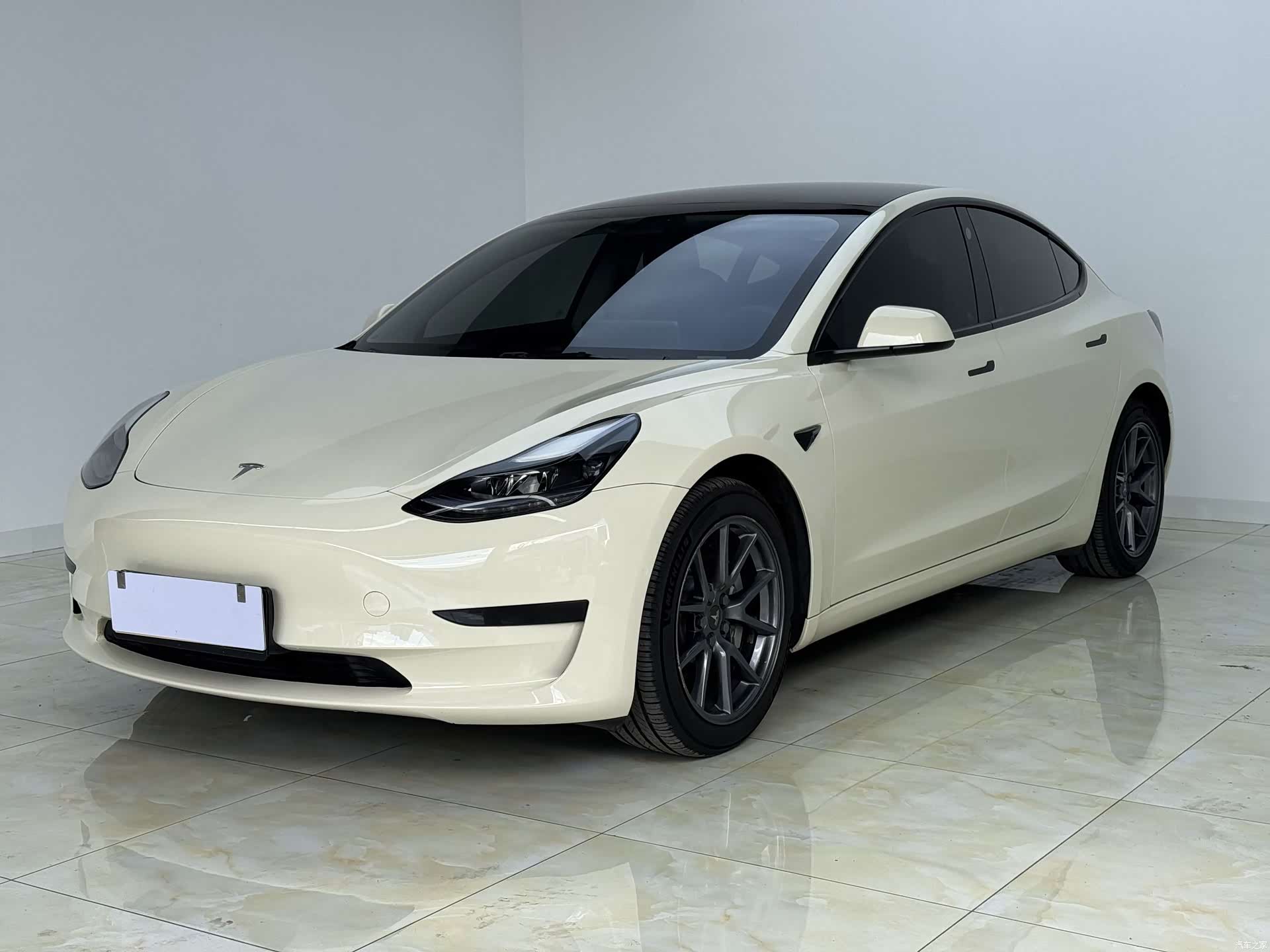 Tesla Model 3, 2023 1