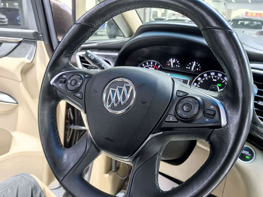 Buick GL8 2018, фото 11