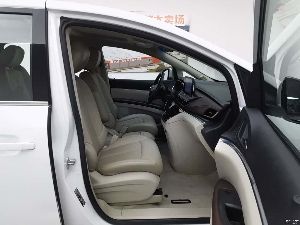 Buick GL8, 2021 23