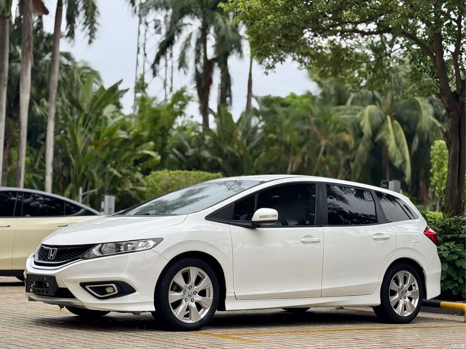 Honda Jade, 2014 1