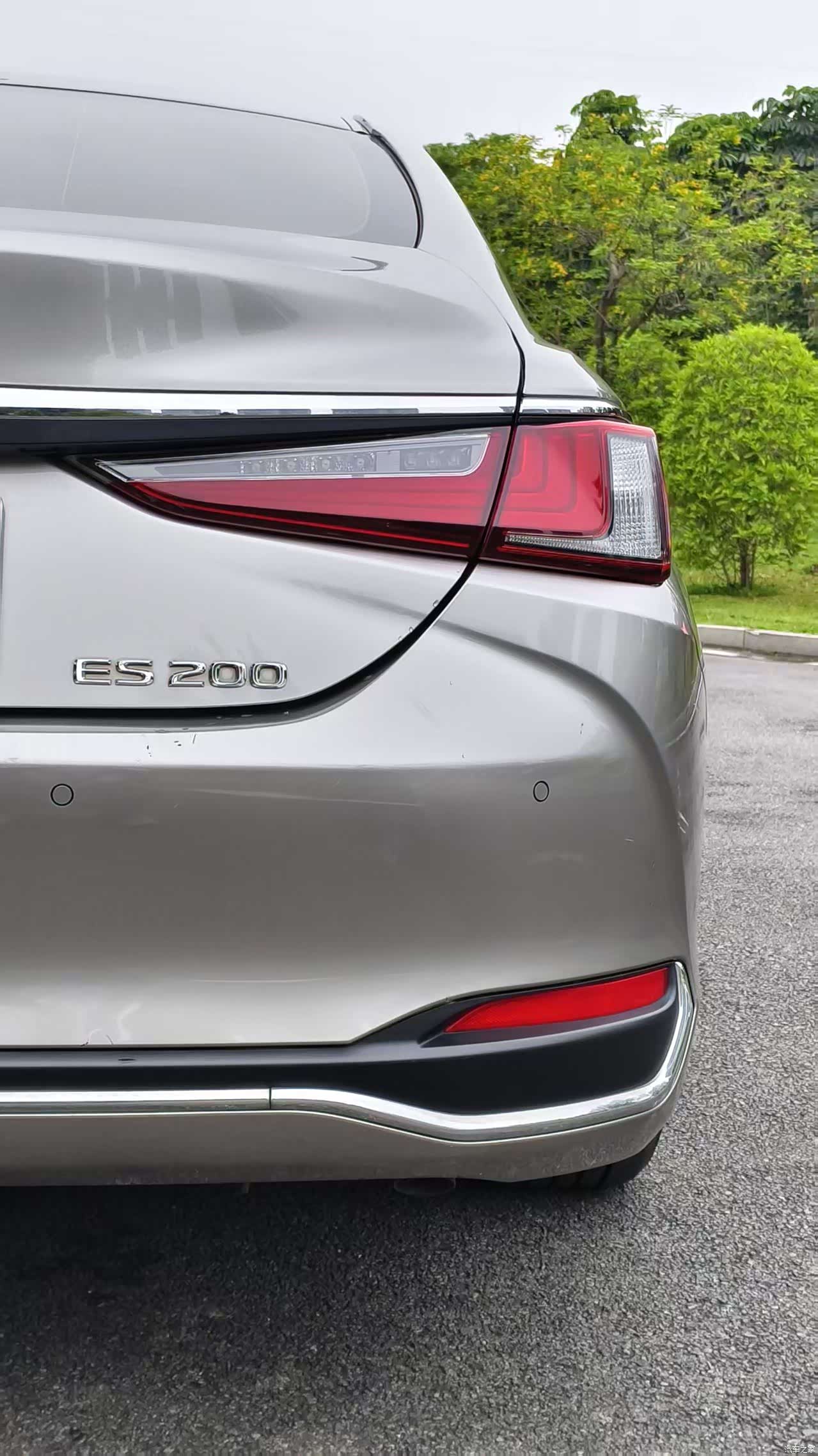 Lexus ES, 2022 9