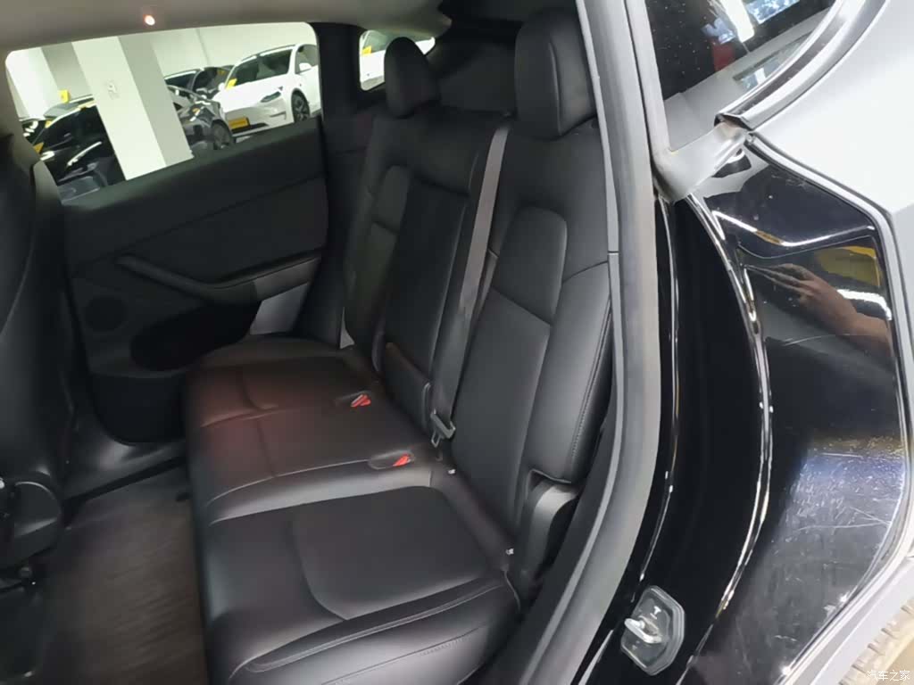Tesla Model Y, 2022 13