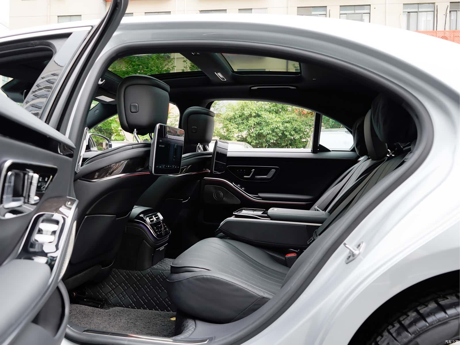 Mercedes-Benz S-Class, 2025 13