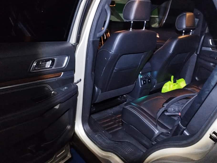 Ford Explorer Ford Explorer