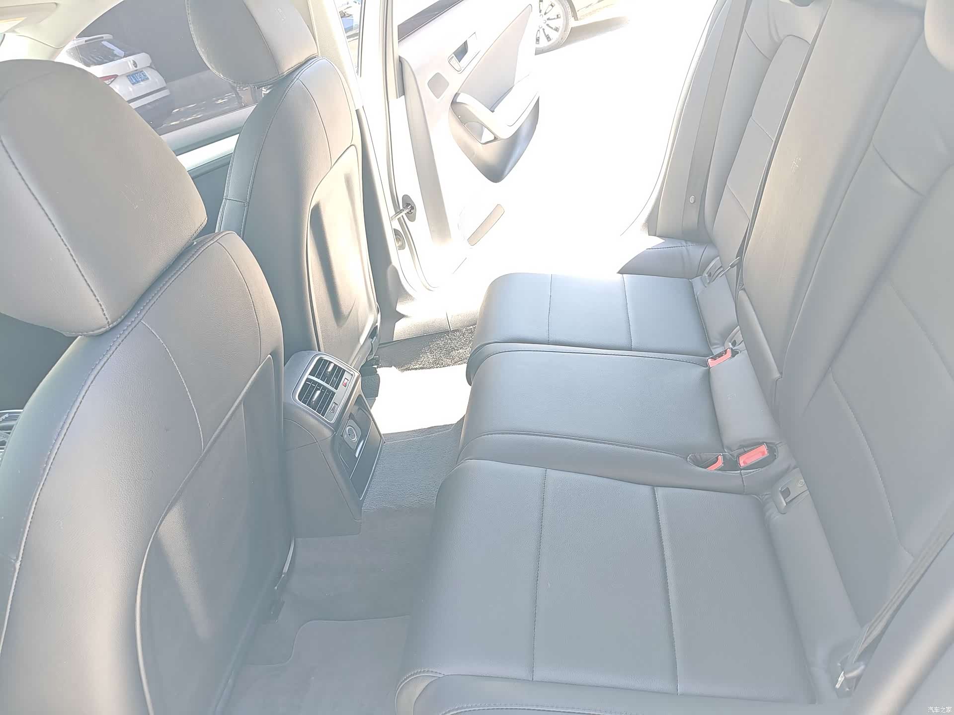 Audi A4L, 2015 6