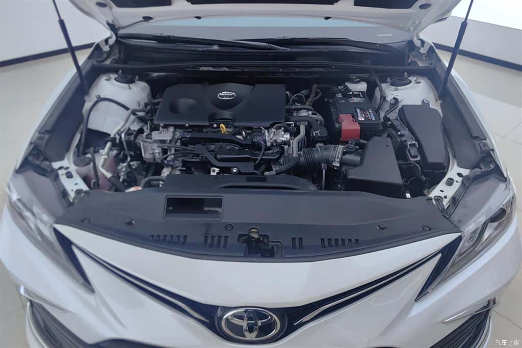 Toyota Camry, 2024 10