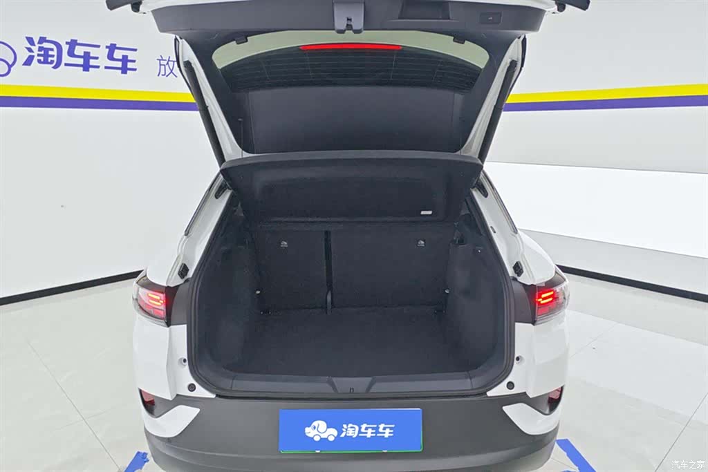 Volkswagen ID.4, 2023 4
