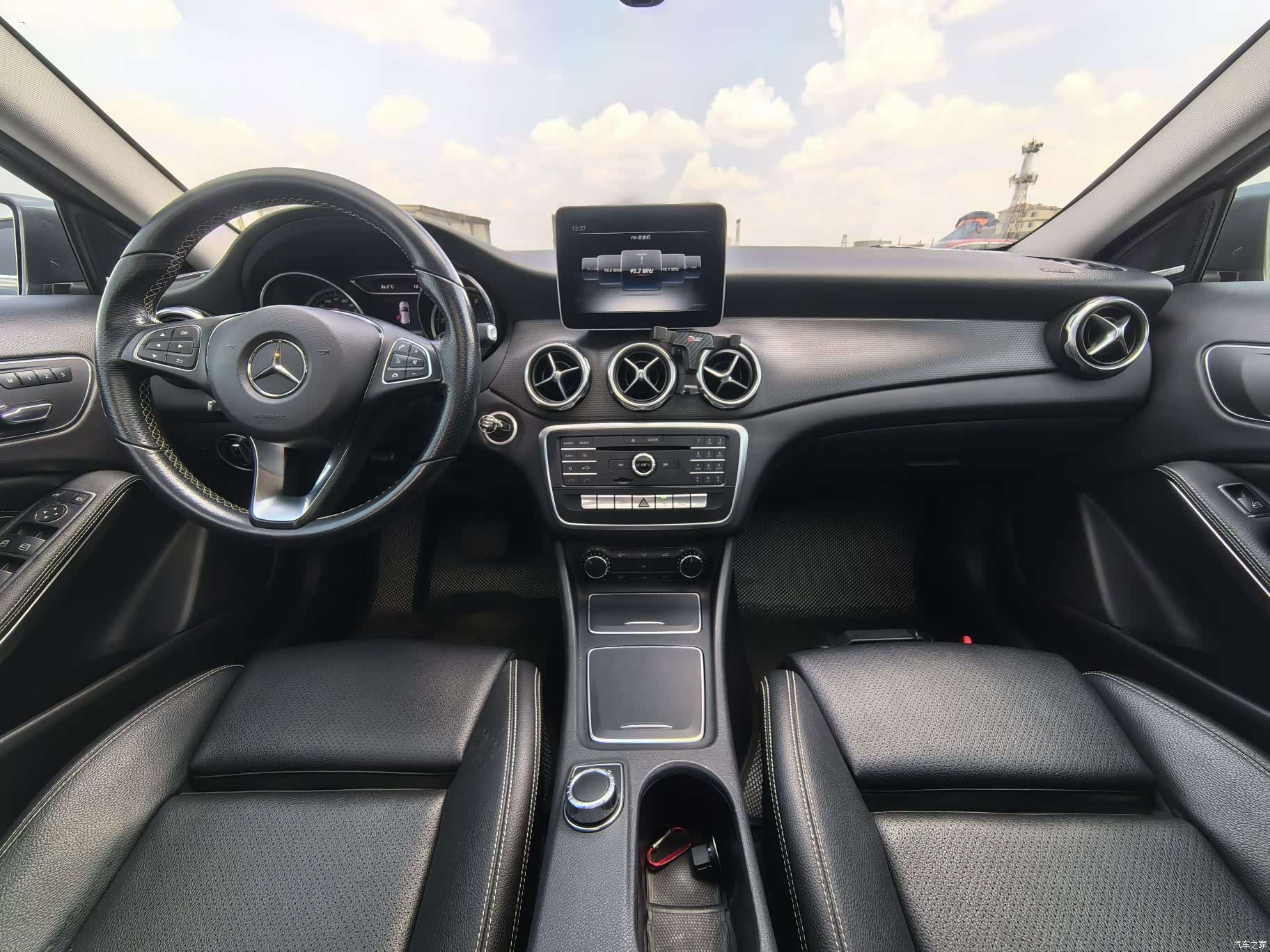 Mercedes-Benz GLA, 2018 8