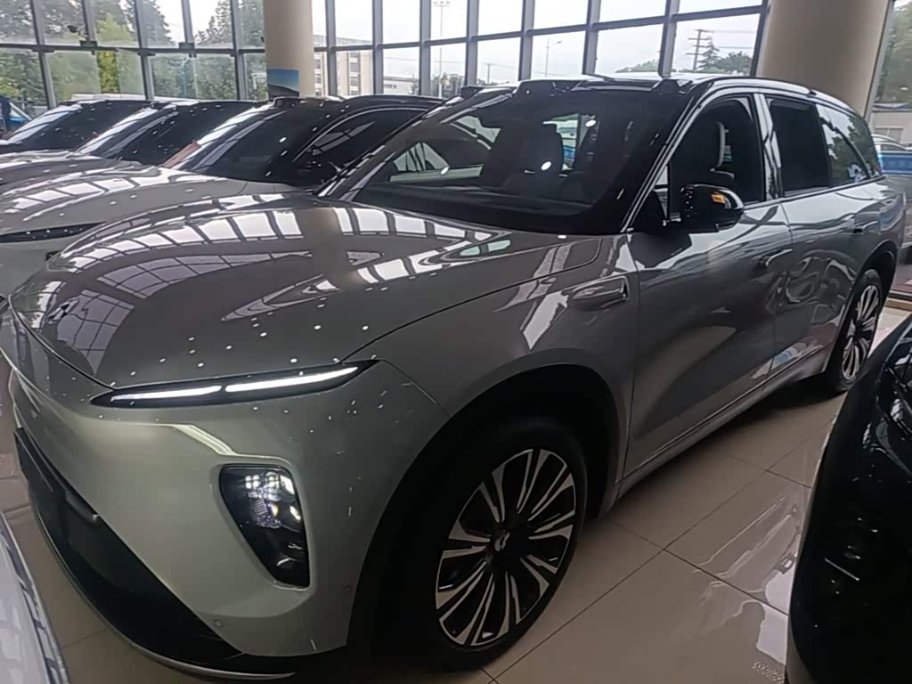 NIO ES8