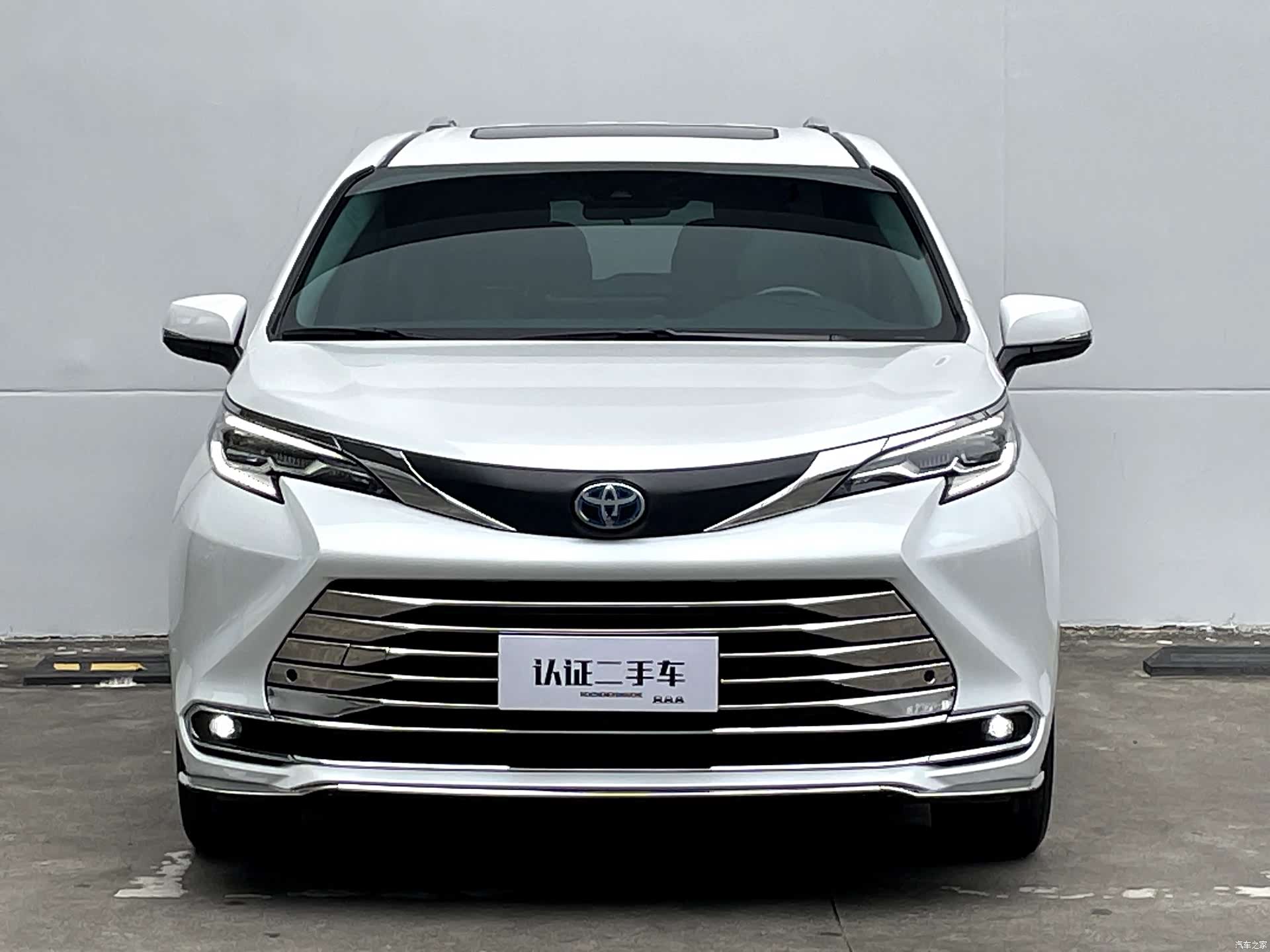 Toyota Sienna, 2022 3