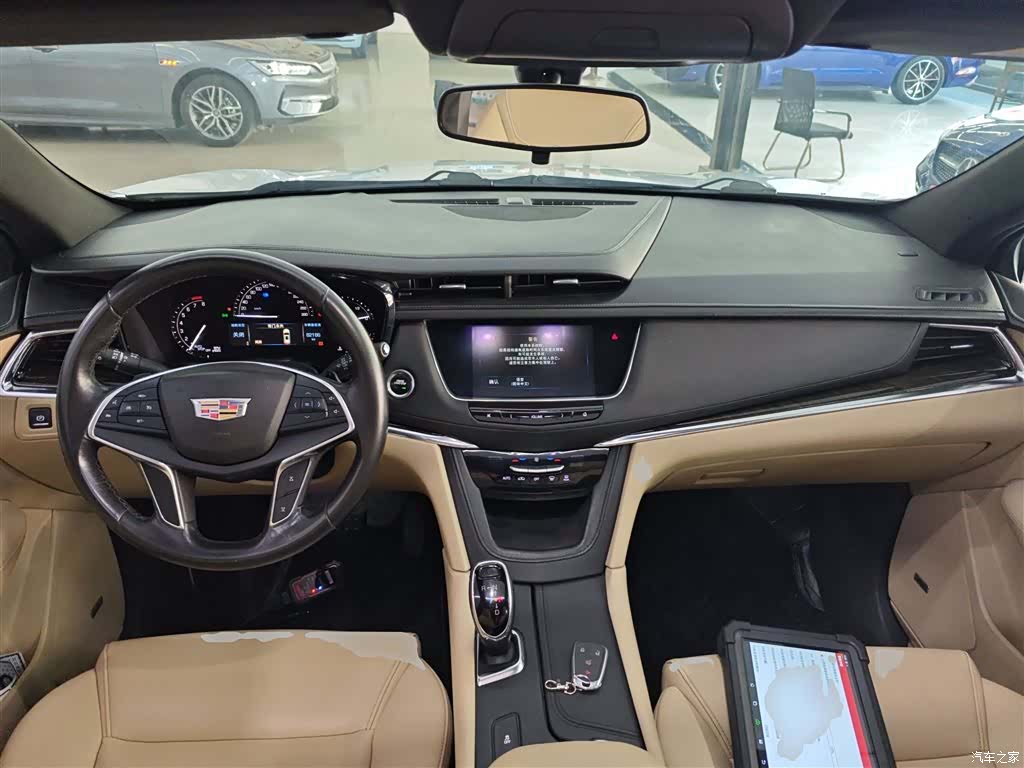Cadillac XT5, 2017 10