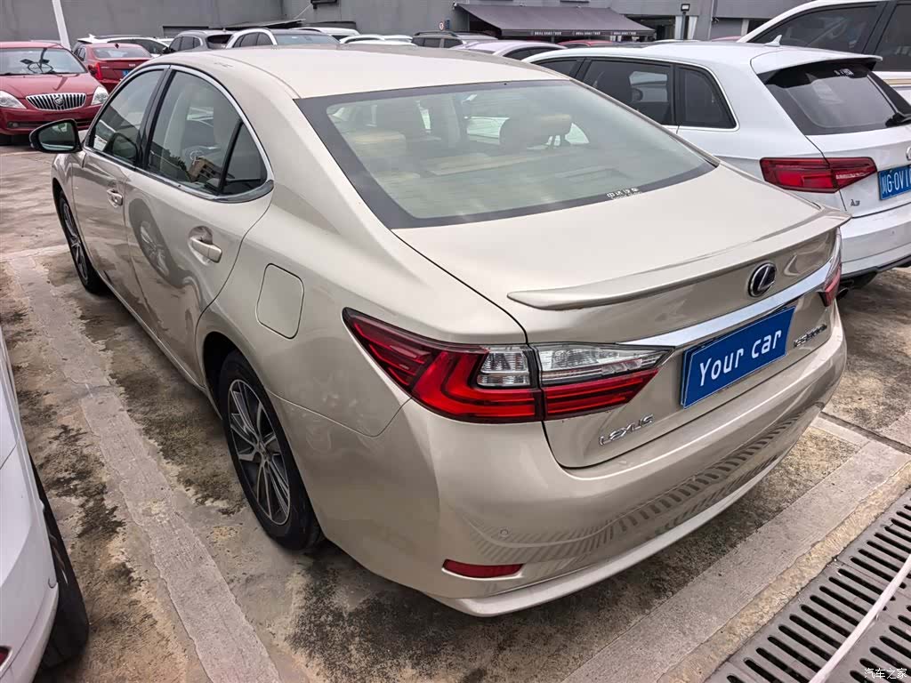 Lexus ES, 2016 4