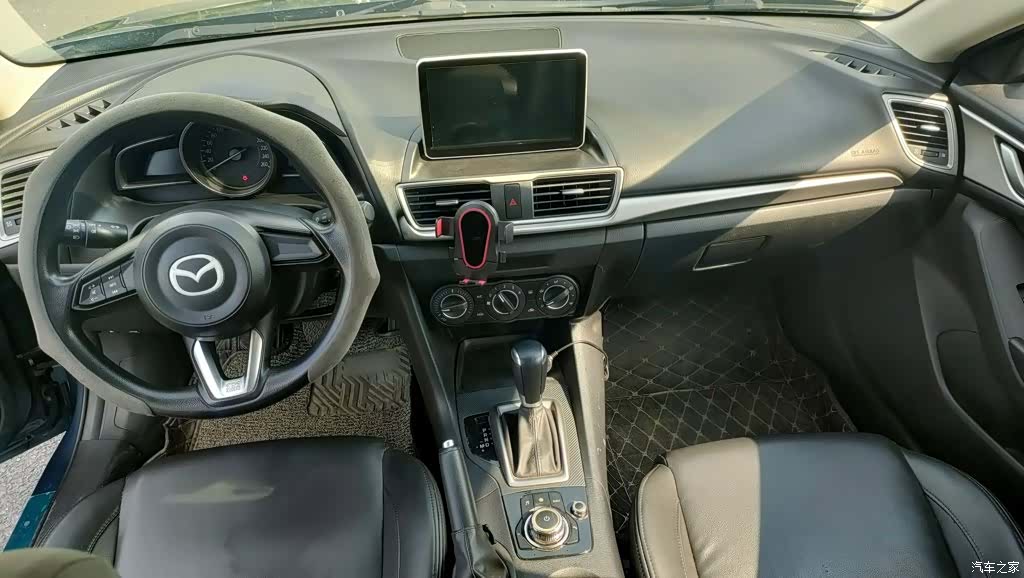 Mazda Mazda3, 2017 8