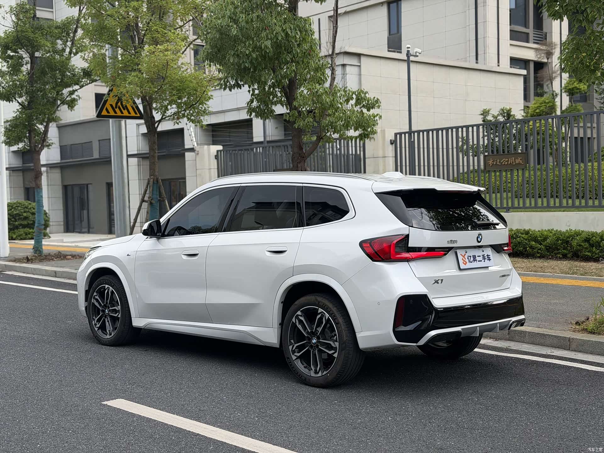 BMW X1, 2024 все фото