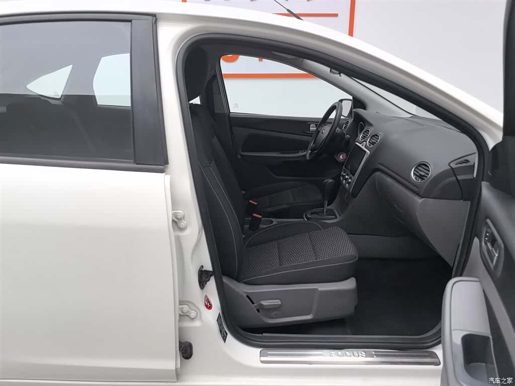 Ford Focus, 2013 23