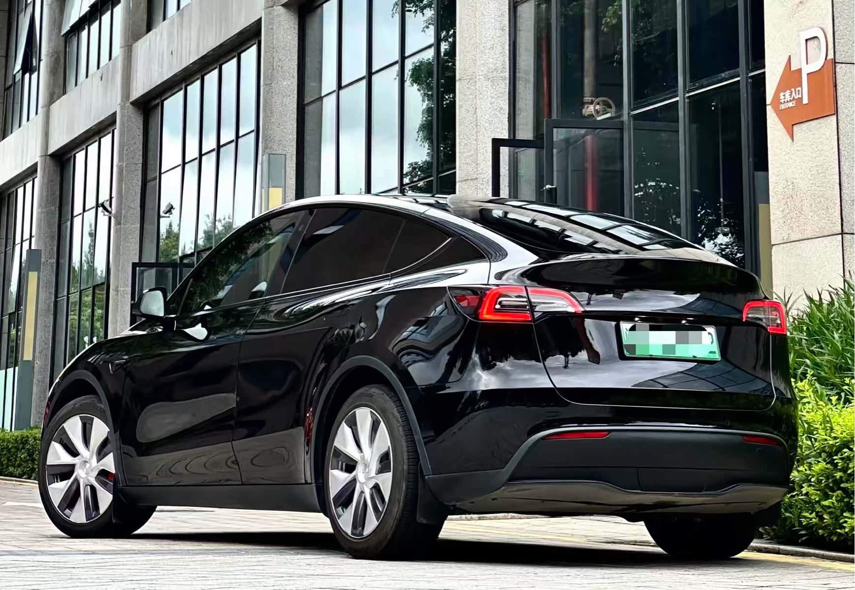 Tesla Model Y, 2023 9