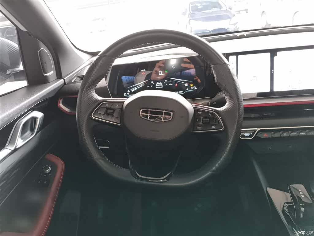 Geely Coolray, 2023 11