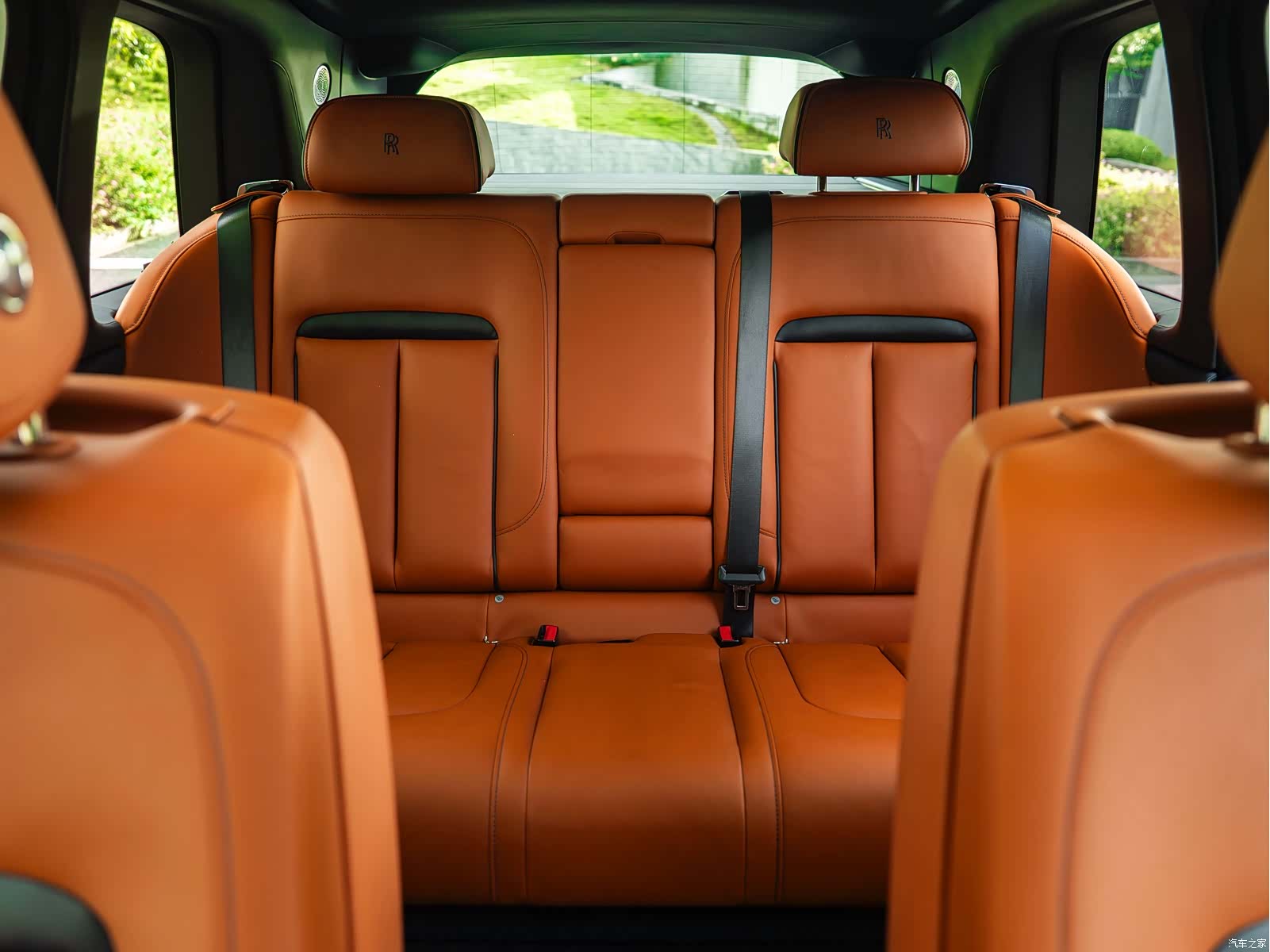 Rolls-Royce Cullinan, 2020 10